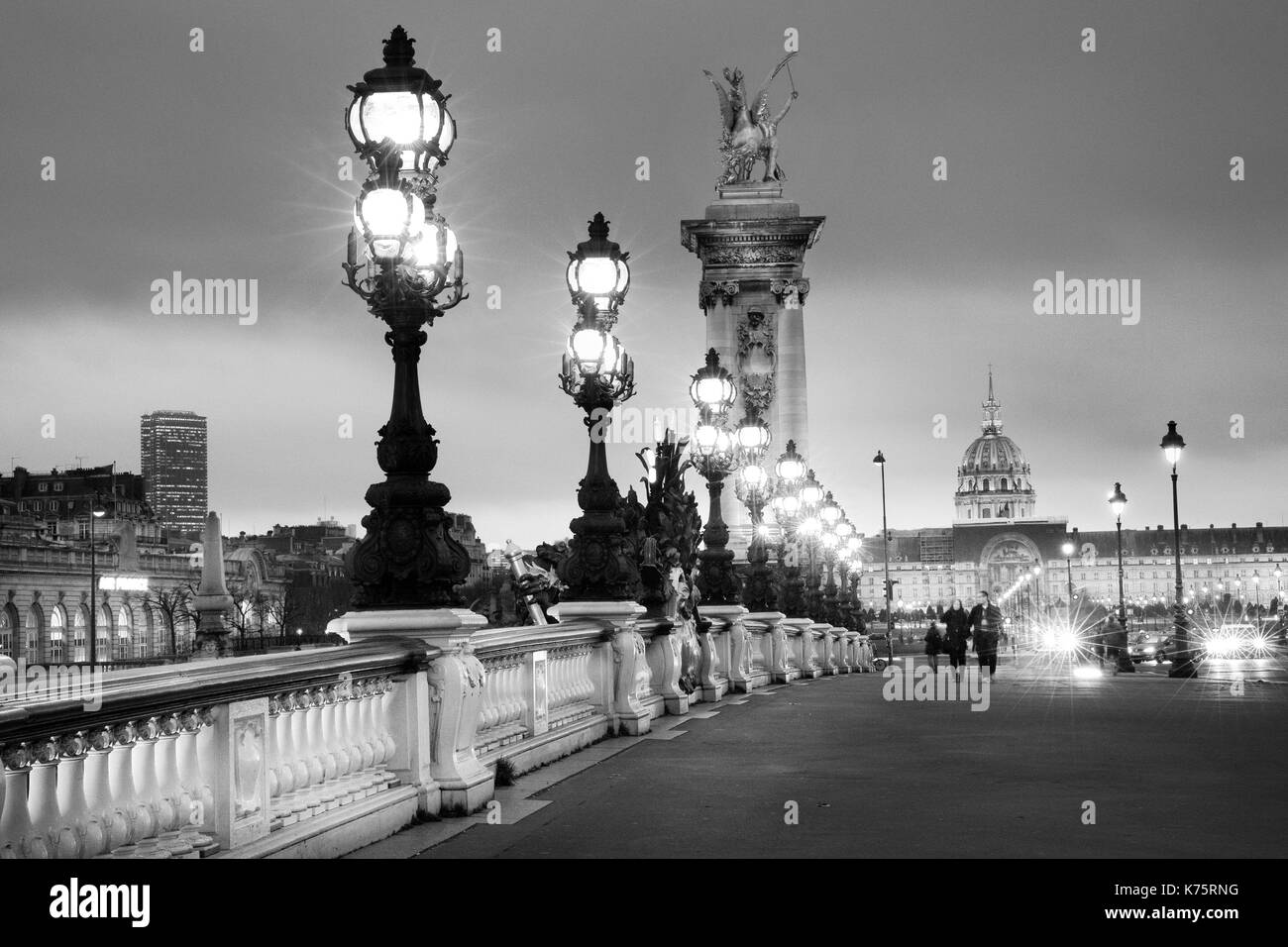 France, Paris, région classée au Patrimoine Mondial de l'UNESCO, pont Alexandre III sur la Seine Banque D'Images