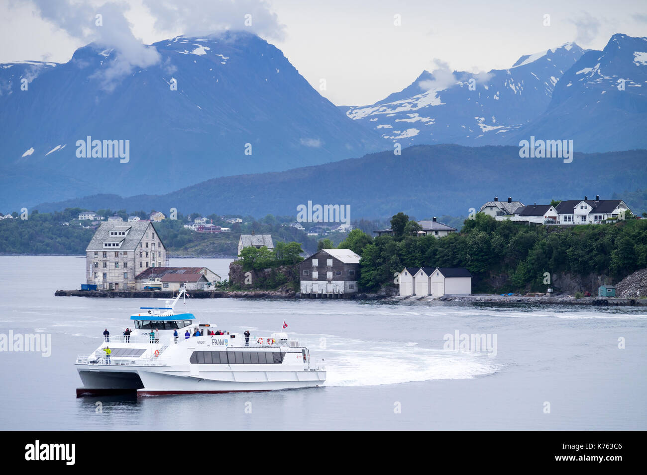 FRAM fast-ferry Godoy à Alesund, Norvège. La FRAM planifie, commande et coordonne les transports publics dans le comté de More og Romsdal, en Norvège. Banque D'Images