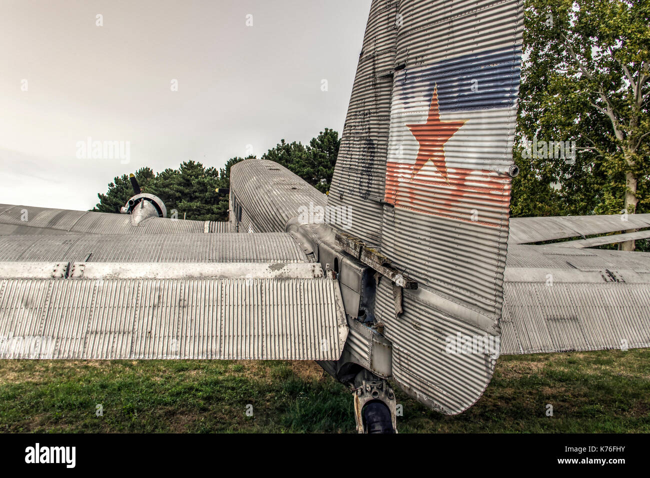 Serbie - un vieux Junkers Ju 52 appareils d'un drapeau yougoslave Banque D'Images