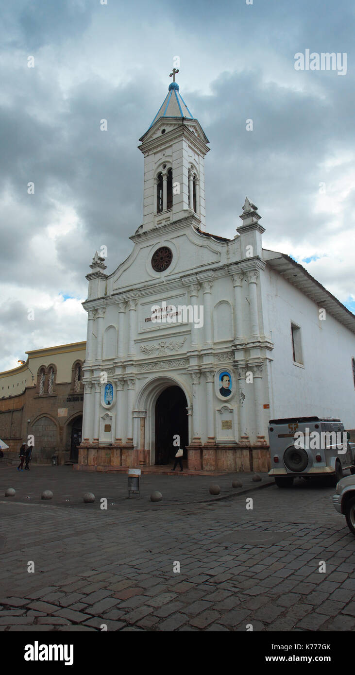 Vue sur l'église de la Merced dans le centre historique de la ville de Cuenca Banque D'Images