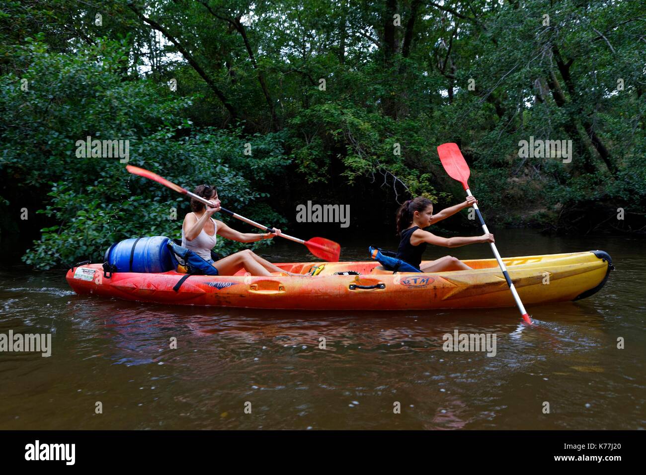 France, Gironde, bassin d'Arcachon, Biganos, descente de la Leyre en canoë  Photo Stock - Alamy