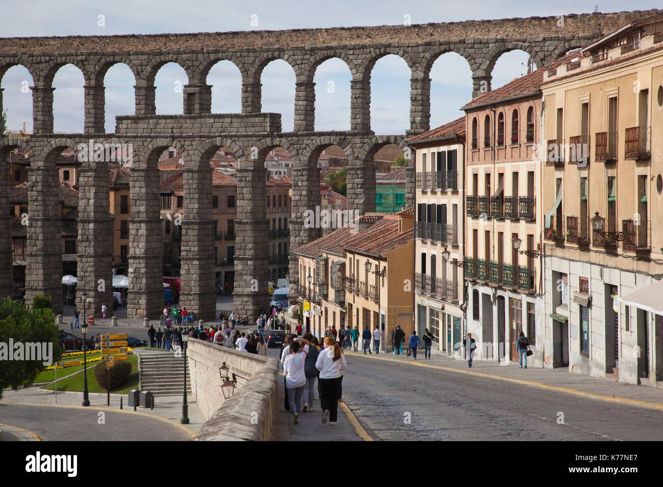 L'Espagne, Castilla y Leon Région, province de Ségovie, Segovia, El Acueducto, aqueduc Romain vers la Plaza de la Artilleria Banque D'Images