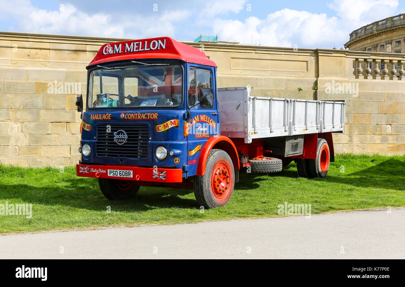 Un 1976 ou 1977 Seddon 13-4 camion, camion ou véhicule commercial reg. pas de PSO 608R dans les couleurs de C. & M. Mellon de Tideswell to Derbyshire, Angleterre, Banque D'Images