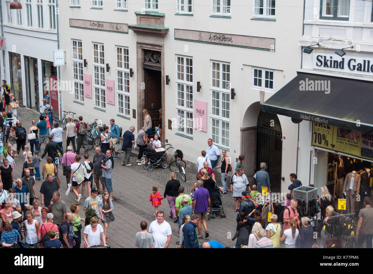 Un streetwiev de Copenhague une journée d'été. Banque D'Images
