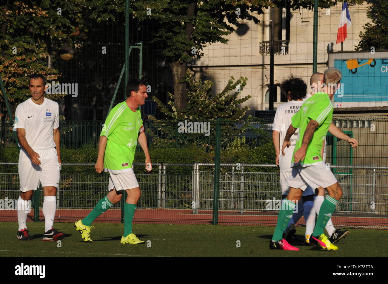 Variété club se rencontre l'équipe de football de l'armée française pour un match de charité, Paris, France Banque D'Images