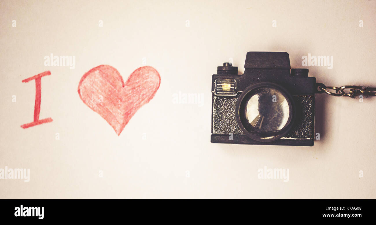 Petite Camera Et Liaisons Amour De La Photographie Photo Retro Bruit Ajoute Photo Stock Alamy