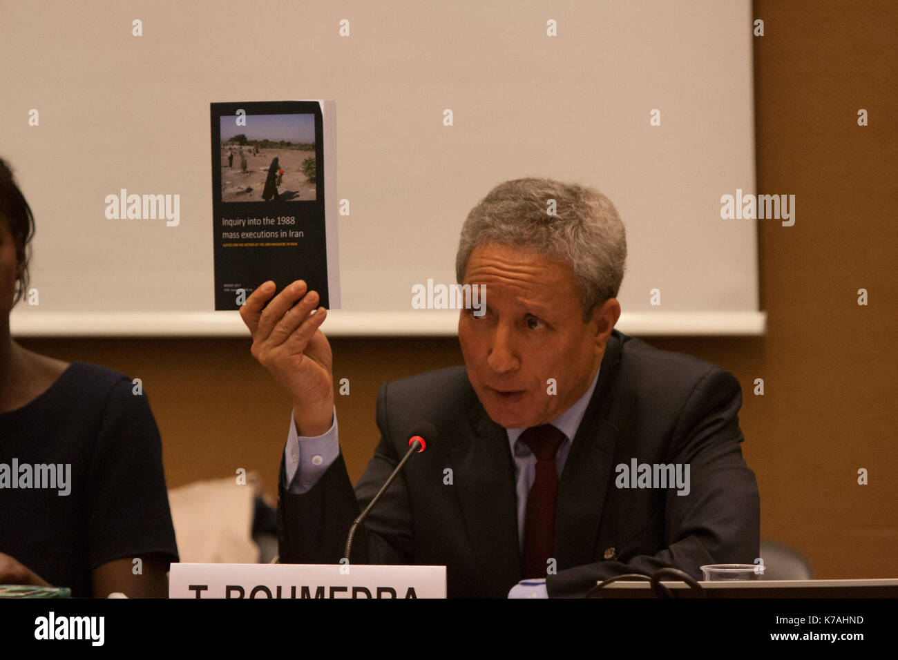 Taher boumedra, expert rapporteur de jvmi (justice pour les victimes de 1988 massacre en Iran), Nations unies, Genève, Suisse. 14Th sep 2017. experts en droits humains et personnalités dans une conférence le 13 septembre 2017, à la 36e session du Conseil des droits de l'homme à Genève, a appuyé la demande d'Asma Jahangir, le rapporteur spécial des Nations unies sur la situation des droits de l'homme en Iran, à une investigation sur les 1988 massacre en Iran. crédit : siavosh hosseini/Alamy live news Banque D'Images