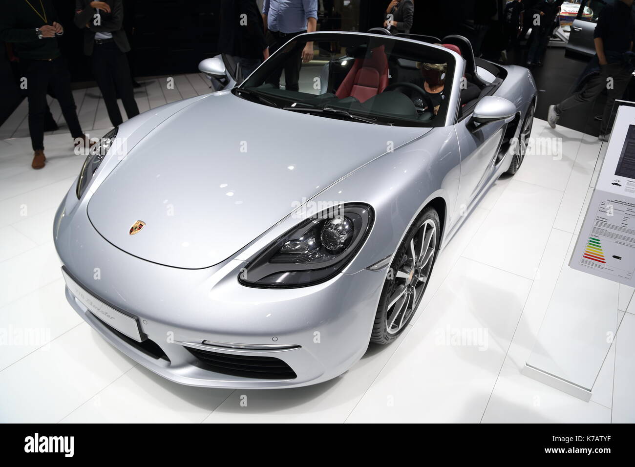Francfort, Allemagne. 15 Sep, 2017. Les constructeurs du monde entier présentent leurs derniers modèles et concept cars lors de l'exposition de voiture de l'AAI. Les voitures électriques et hybrides ont été au centre de l'attention. Credit : Uwe Deffner/Alamy Live News Banque D'Images