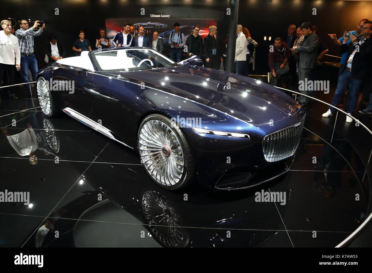 Francfort, Allemagne. Sep 15, 2017. d'automobiles du monde entier présentent leurs derniers modèles et concept cars lors de l'iaa exhibiton. Location de voitures électriques et hybrides ont été au centre de l'attention. crédit : Uwe deffner/Alamy live news Banque D'Images