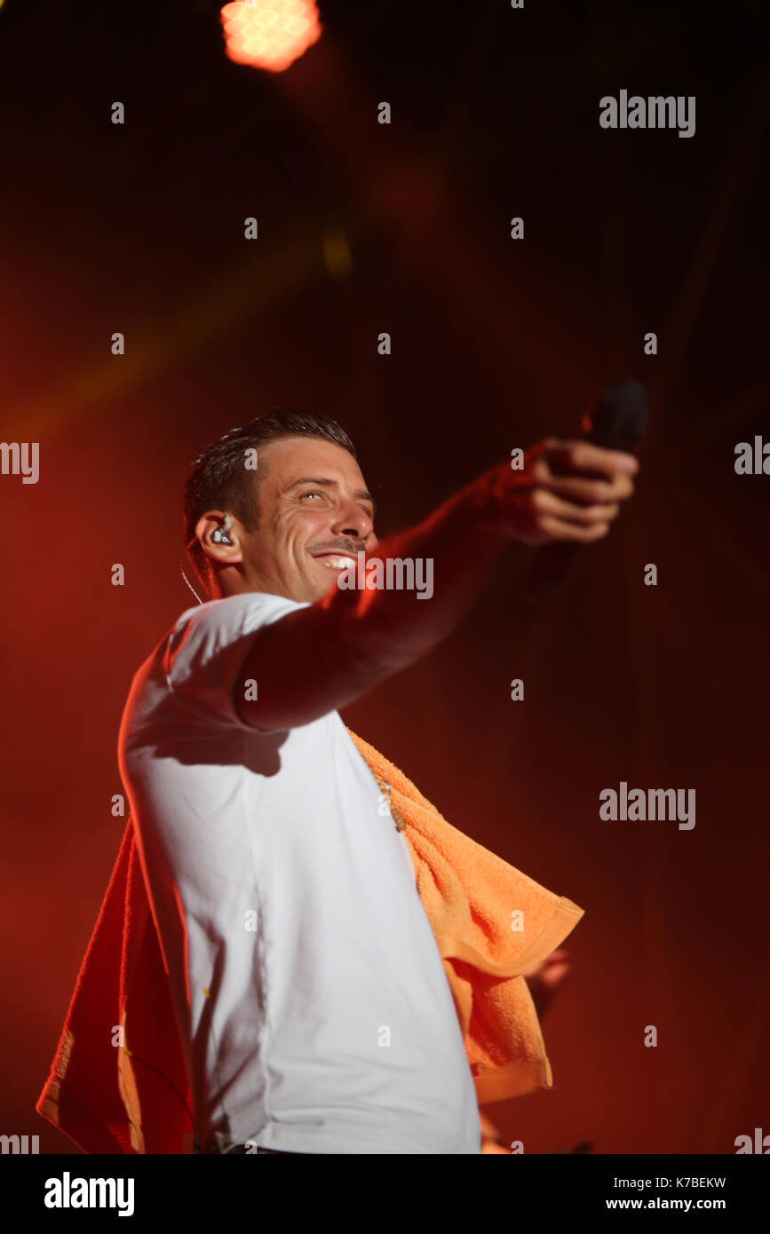 Vicenza, vi, italie - 5 septembre 2017 : concert live de gabbani francesco un chanteur et auteur-compositeur italien et musicien. gabbani est lauréat du 67ème festiva Banque D'Images