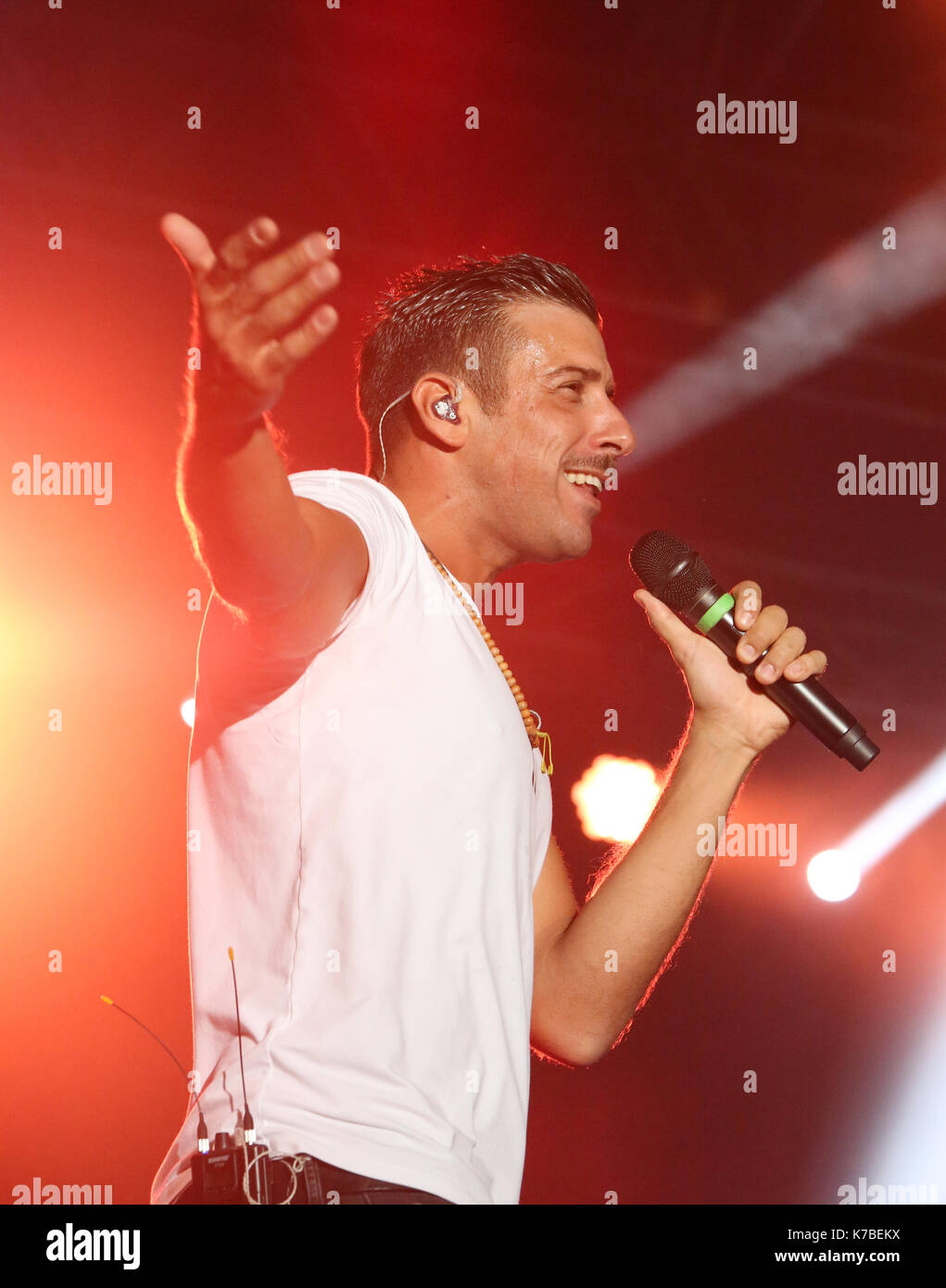 Vicenza, vi, italie - 5 septembre 2017 : concert live de gabbani francesco un chanteur et auteur-compositeur italien et musicien. gabbani est lauréat du 67ème festiva Banque D'Images