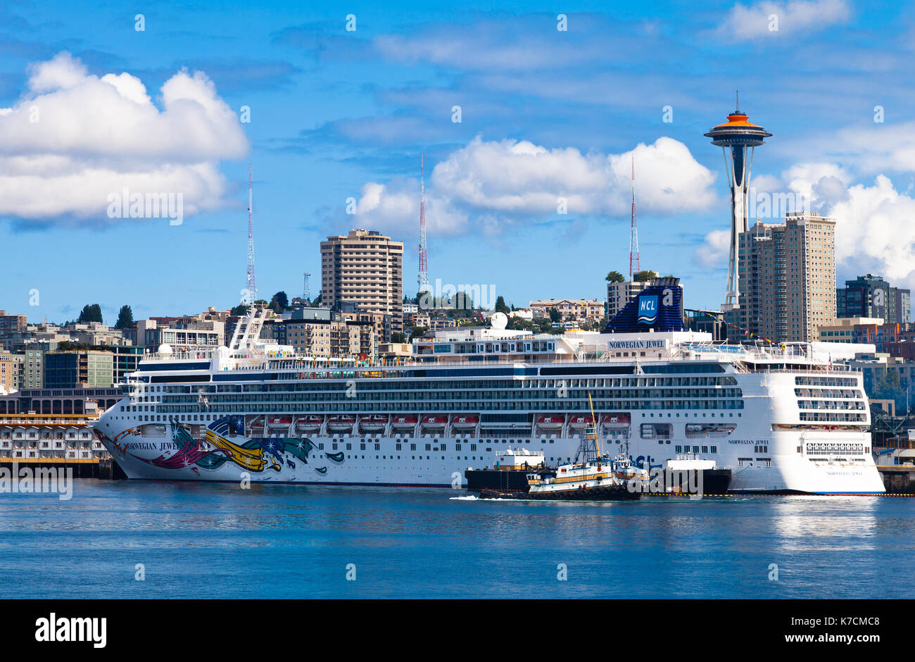 21 juillet à Seattle : Norwegian Cruise Line navire amarré à Seattle, WA, le 21 juillet 2012. Le port de Seattle enregistré un nombre record de 933 900 passagers en 2012, br Banque D'Images