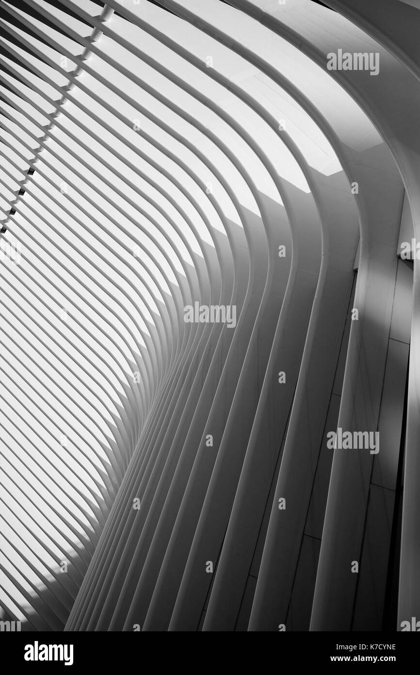 NEW YORK, USA - Mars 2017 - World Trade Center Westfield structure au quartier financier. Banque D'Images