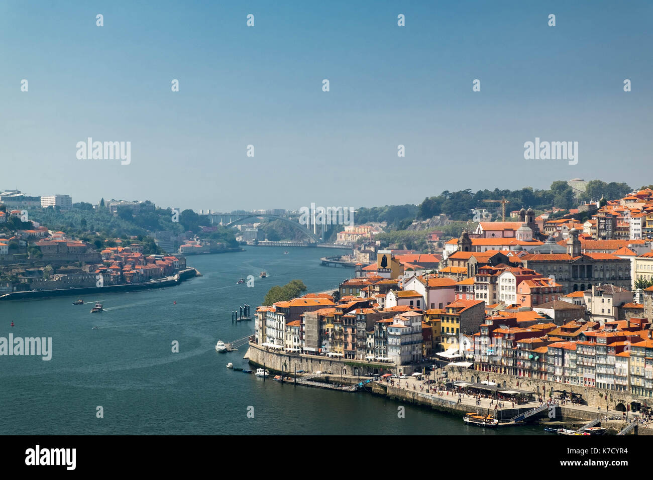 Vue sur le paysage de la ville de Porto au nord du Portugal, ce site étonnant est une classe d'architecture ouverte large des conquêtes romaines à nos jours Banque D'Images