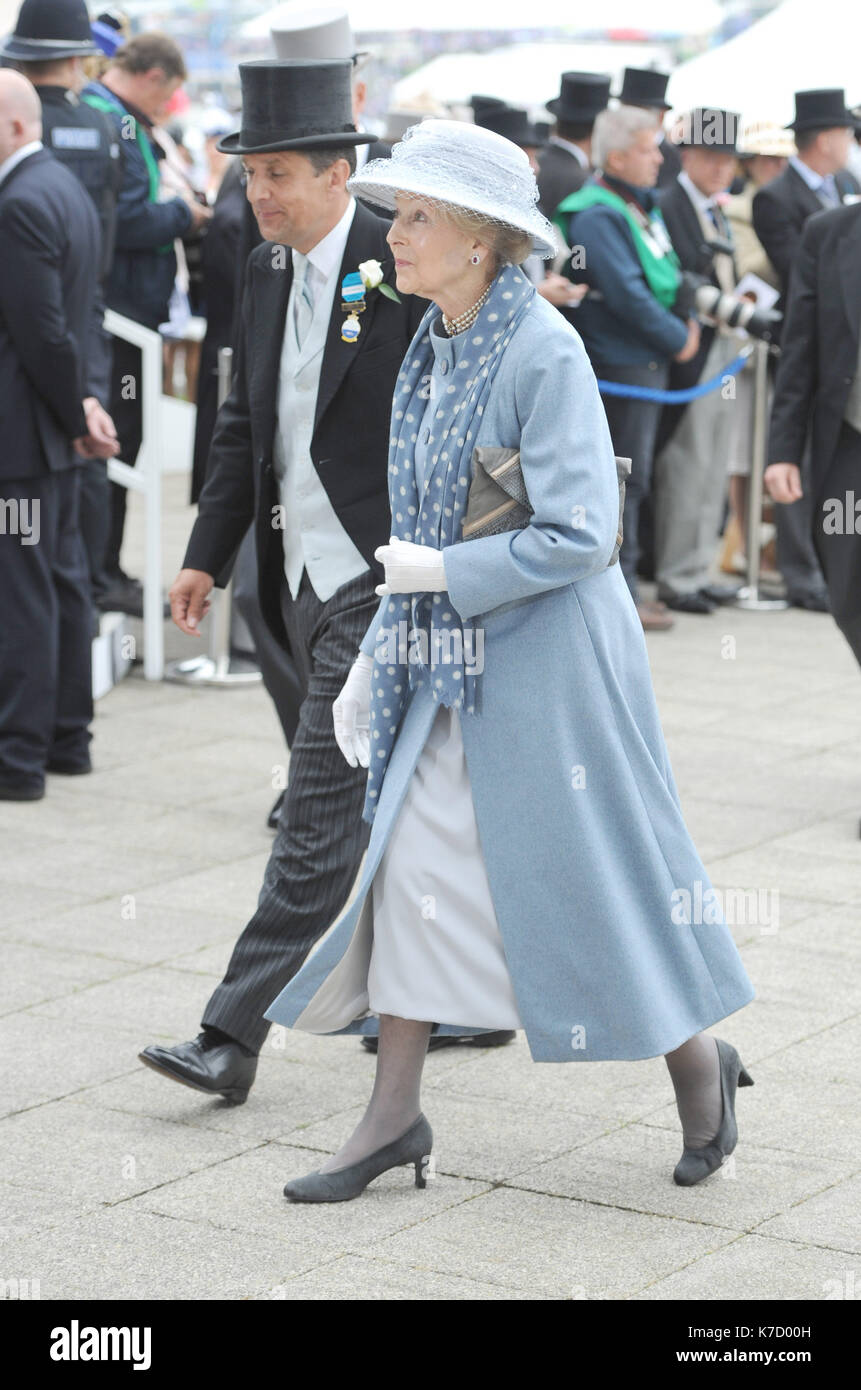 La Photo Doit Être Créditée ©Alpha Press 079965 04/06/2016 Princesse Alexandra À Derby Day Lors Du Festival Investec Derby 2016 À L'Hippodrome D'Epsom Downs À Epsom, Surrey. Banque D'Images