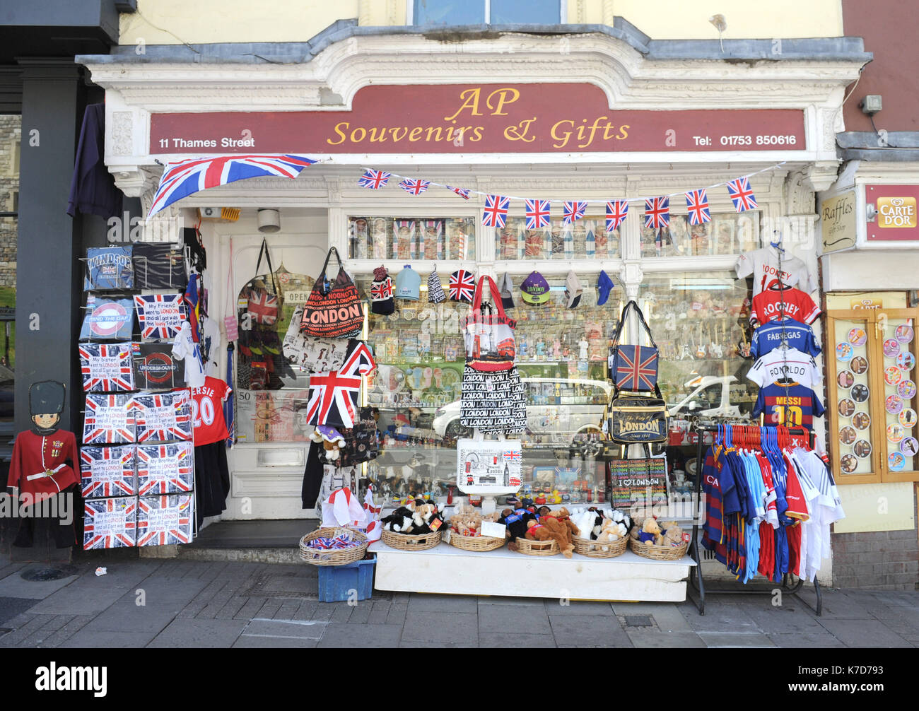 La Photo Doit Être Créditée ©Kate Green/Alpha Press 079965 20/04/2016 Ap Boutique Souvenirs Et Cadeaux À Windsor, Berkshire Banque D'Images