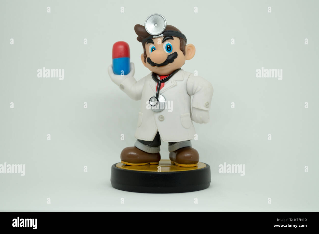 Nintendo Super Smash Bros Amiibo Collection figure DocMario Banque D'Images