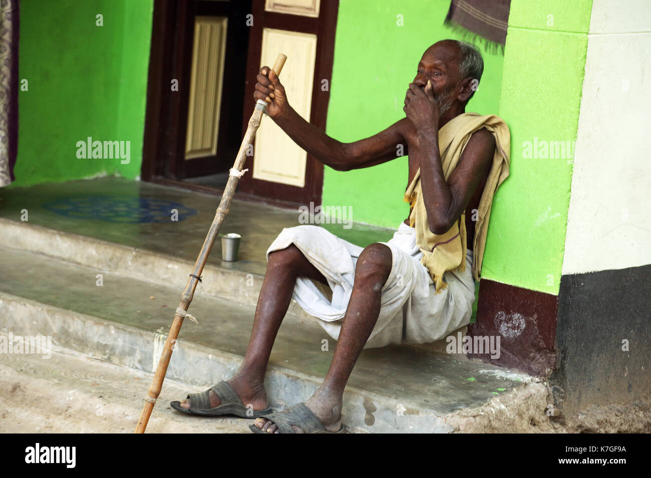 Indian senior dans l'extérieur Banque D'Images