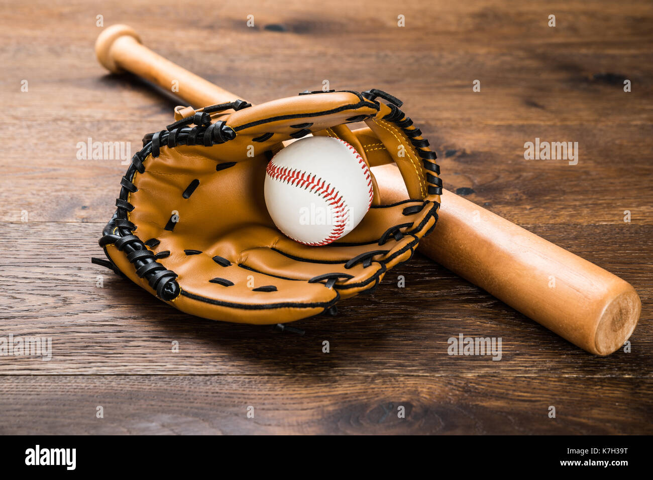 Ancien Porte-gant De Baseball En Bois Avec Chauve-souris Et Balles - Déco Murale Vintage