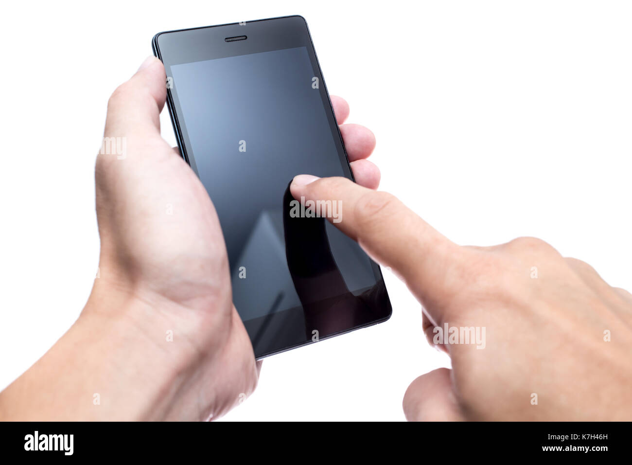 Homme de main de toucher sur l'écran de pressin vierge noire polish écran mobile smartphone isolé sur fond blanc. Banque D'Images