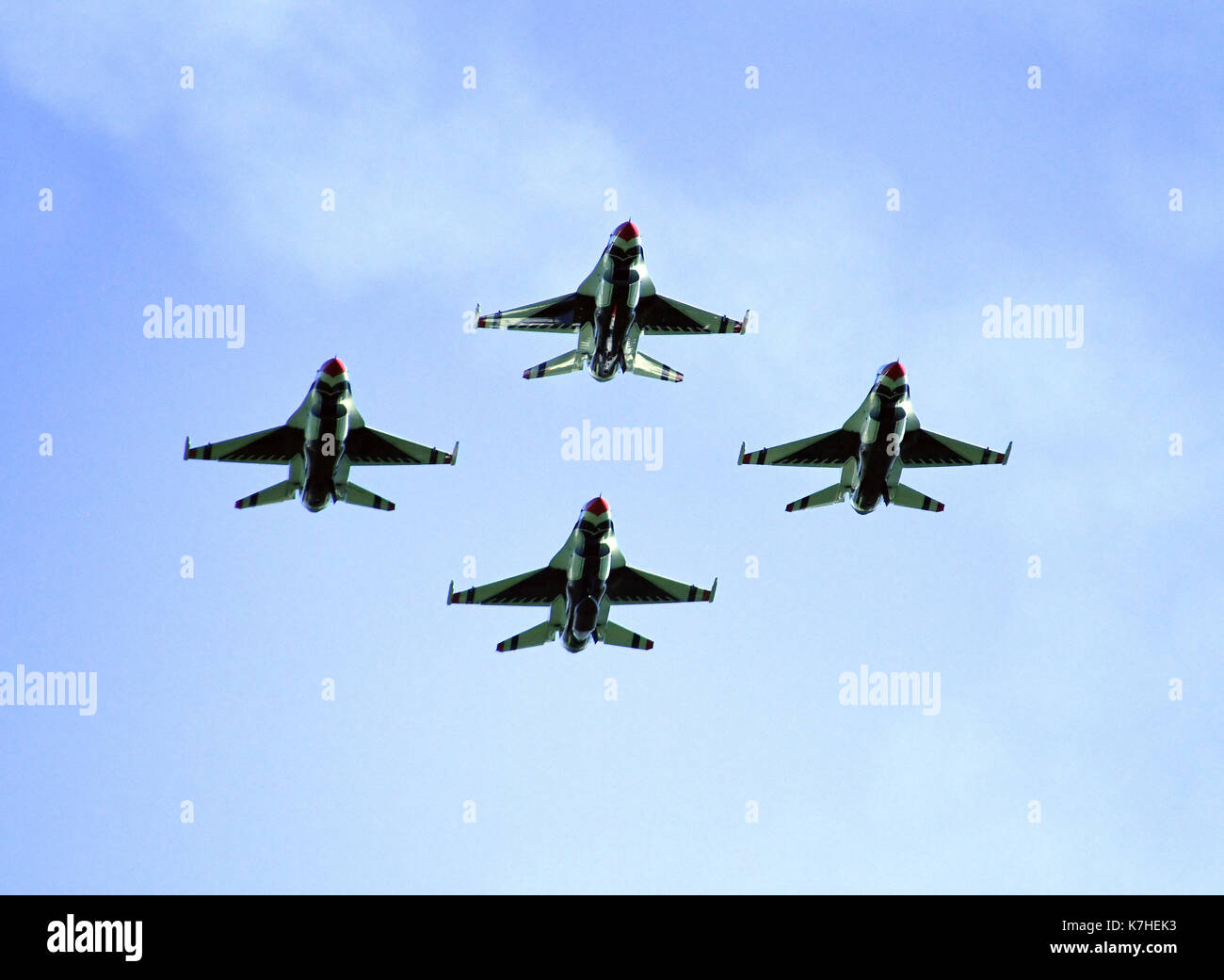 F-16 Fighting Falcon d'aéronefs exploités par la United States Air Force Thunderbirds' 'effectuer au joint base andrews air show at joint base Andrews (Maryland) le vendredi, 15 septembre, 2017. Les thunderbirds sont affectés à la 57e Escadre, et sont basés à Nellis Air Force Base, Nevada. crédit : ron sachs/cnp · pas de service de fil · photo : ron sachs/consolidé/dpa Banque D'Images