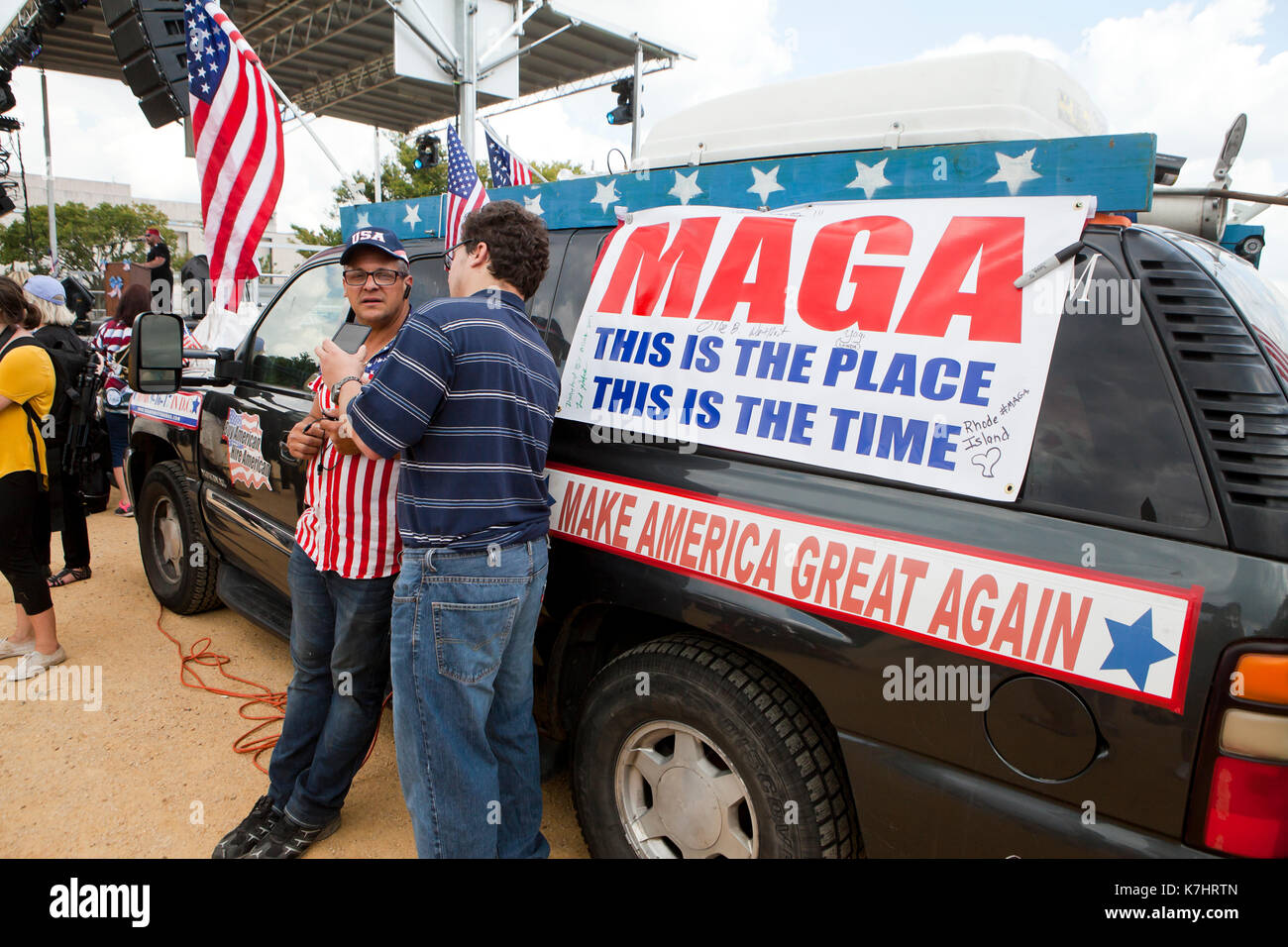 Samedi, Septembre 16th, 2017, Washington, DC USA : Donald Trump les supporters affluent sur le National Mall à envoyer un message au Congrès, les médias et le monde, qu'ils sont unis pour défendre la culture américaine et les valeurs. Banque D'Images