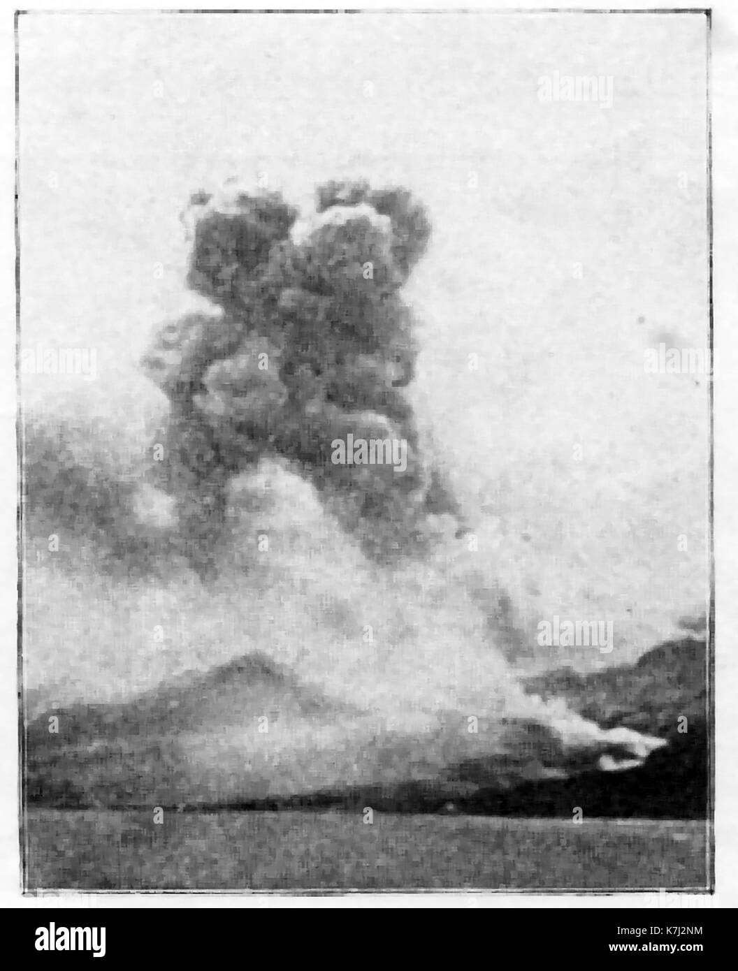 1902 (8 mai) L'ascension - l'éruption du volcan Mont Pele , Petites Antilles, Martinique Banque D'Images