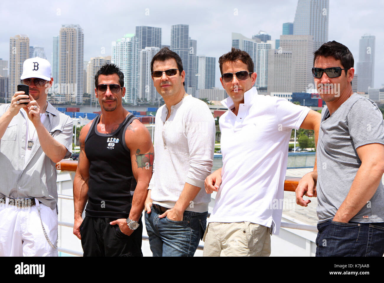 Miami, Floride - 14 Mai : Donnie Wahlberg, Danny Wood, Jordan Knight, Joey Mcintyre Et Jonathan Knight Assistent Au Lancement De La Croisière New Kids On The Block Concert Cruise Le 14 Mai 2010 À Miami Beach, Floride.Credit: Majo Grossi/Mediapunch Banque D'Images