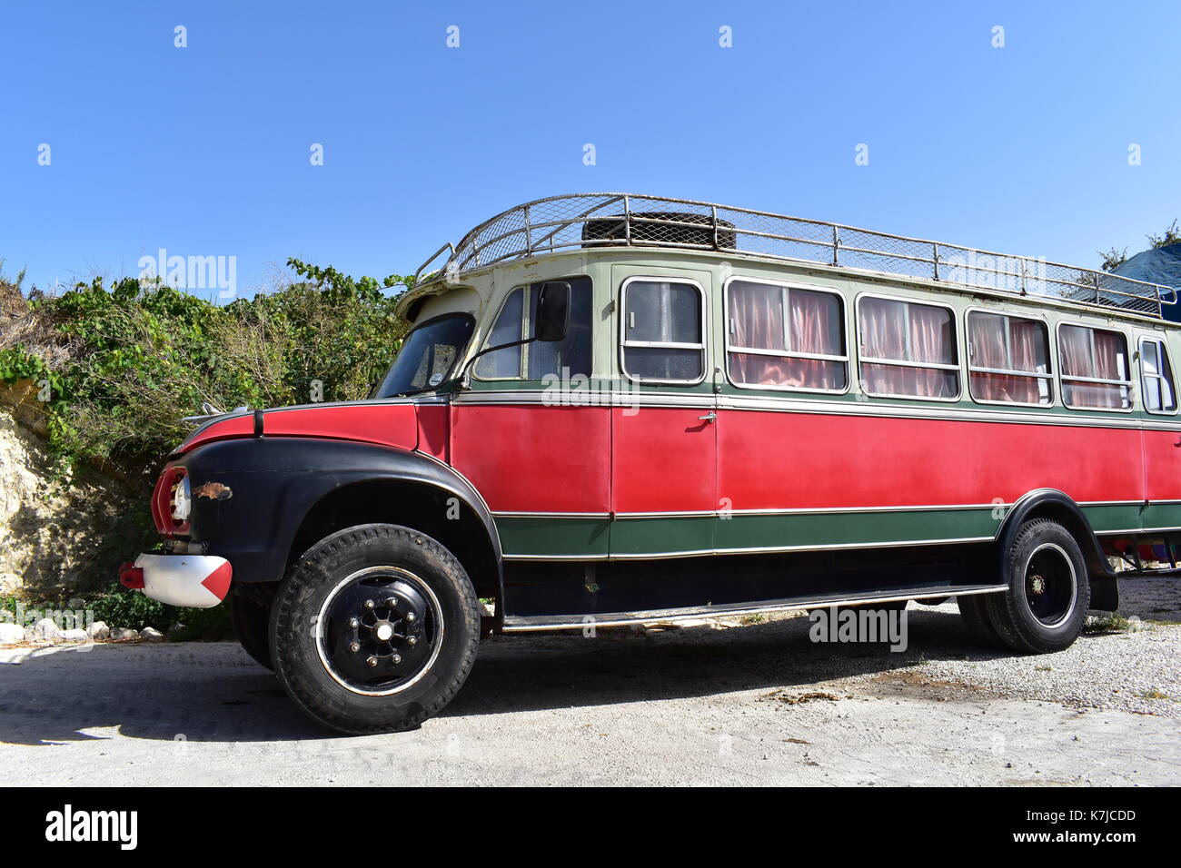 Un 1960-bus bedford construit une fois utilisé pour transporter les villageois autour de l'île de Chypre. Banque D'Images