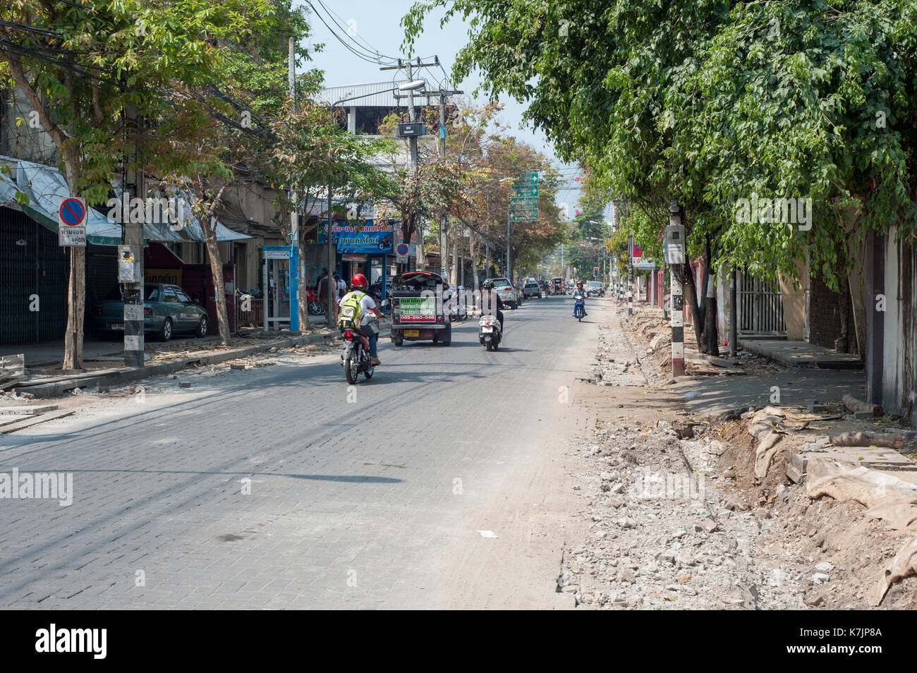 Travaux routiers dans la rue. Chiang Mai, Thaïlande, Asie du Sud-est Banque D'Images