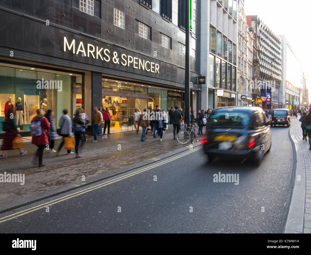 Marks & Spencer's flagship store à Oxford Street avec un passé trouble de conduite de taxi Banque D'Images