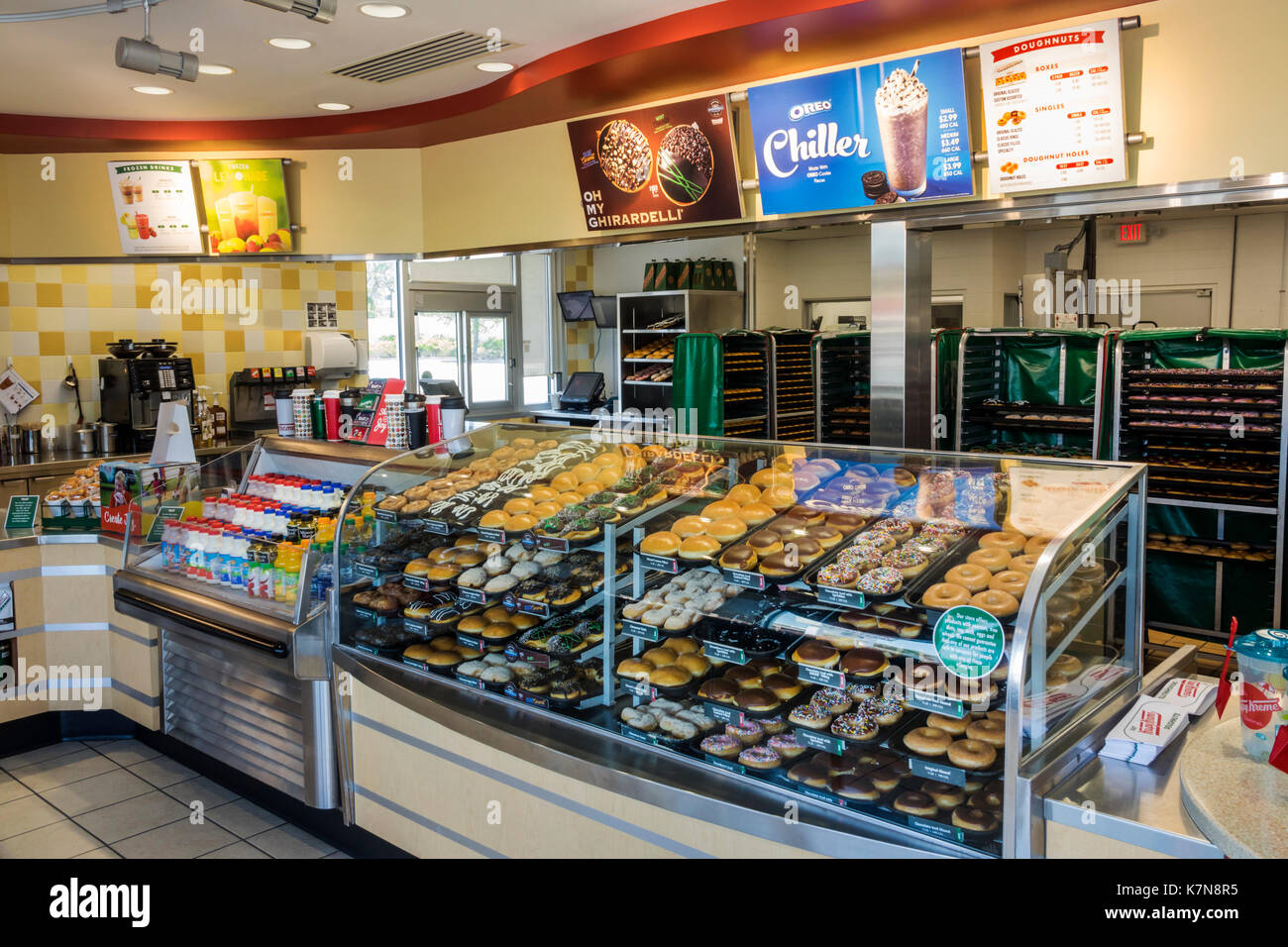 Myrtle Beach Caroline du Sud, Krispy Kreme Donuts, compagnie de beignets, café, intérieur à l'intérieur, comptoir, SC170516086 Banque D'Images