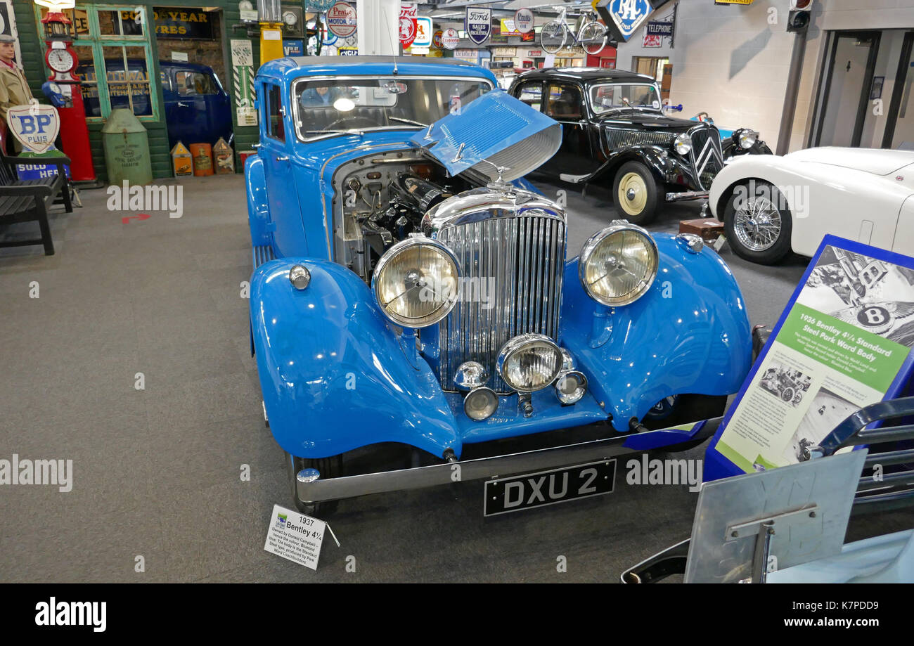 1937 Bentley 4 1/4 (propriété de Donald Campbell) - Lakeland motor museum, backbarrow, ulverston, Lake District, North West England Banque D'Images