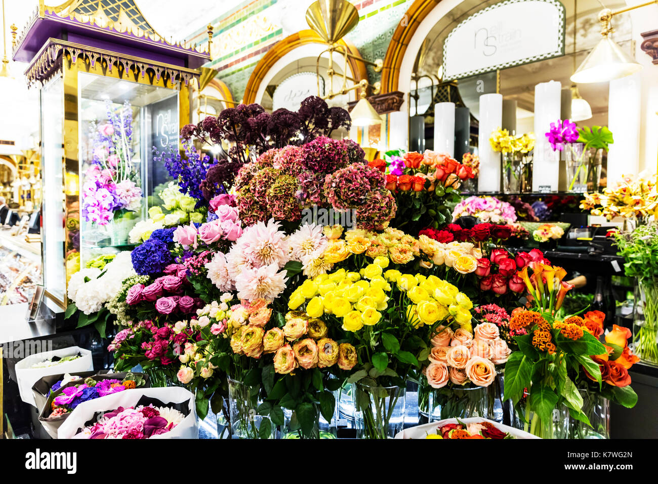 Affichage affichage floral, fleuriste, boutique de fleurs, fleurs, fleurs, fleurs, magasin de fleurs, fleurs d'affichage boutique, magasin de fleurs, uk Banque D'Images