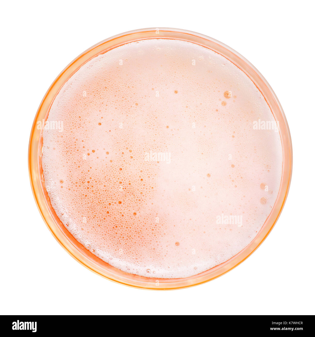Mousse écumeuse verre close up. top view isolated on white Banque D'Images