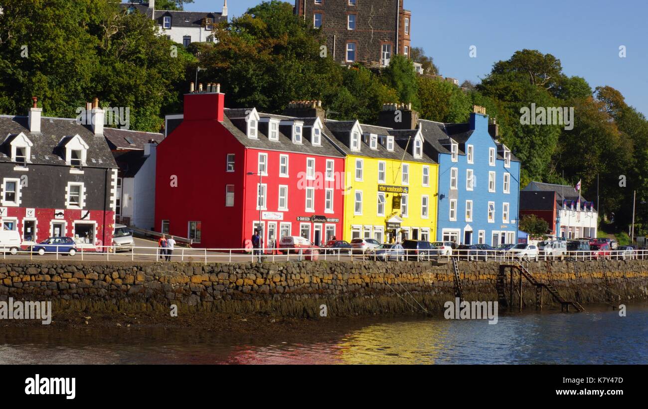 Ecosse, Oban, Mull, Tobermory, Ferry, Cal Mac, Clan Maclean, Maisons colorées, Port, pittoresque, St Andrews Cross, Gastronomie, alimentation de mer. Banque D'Images