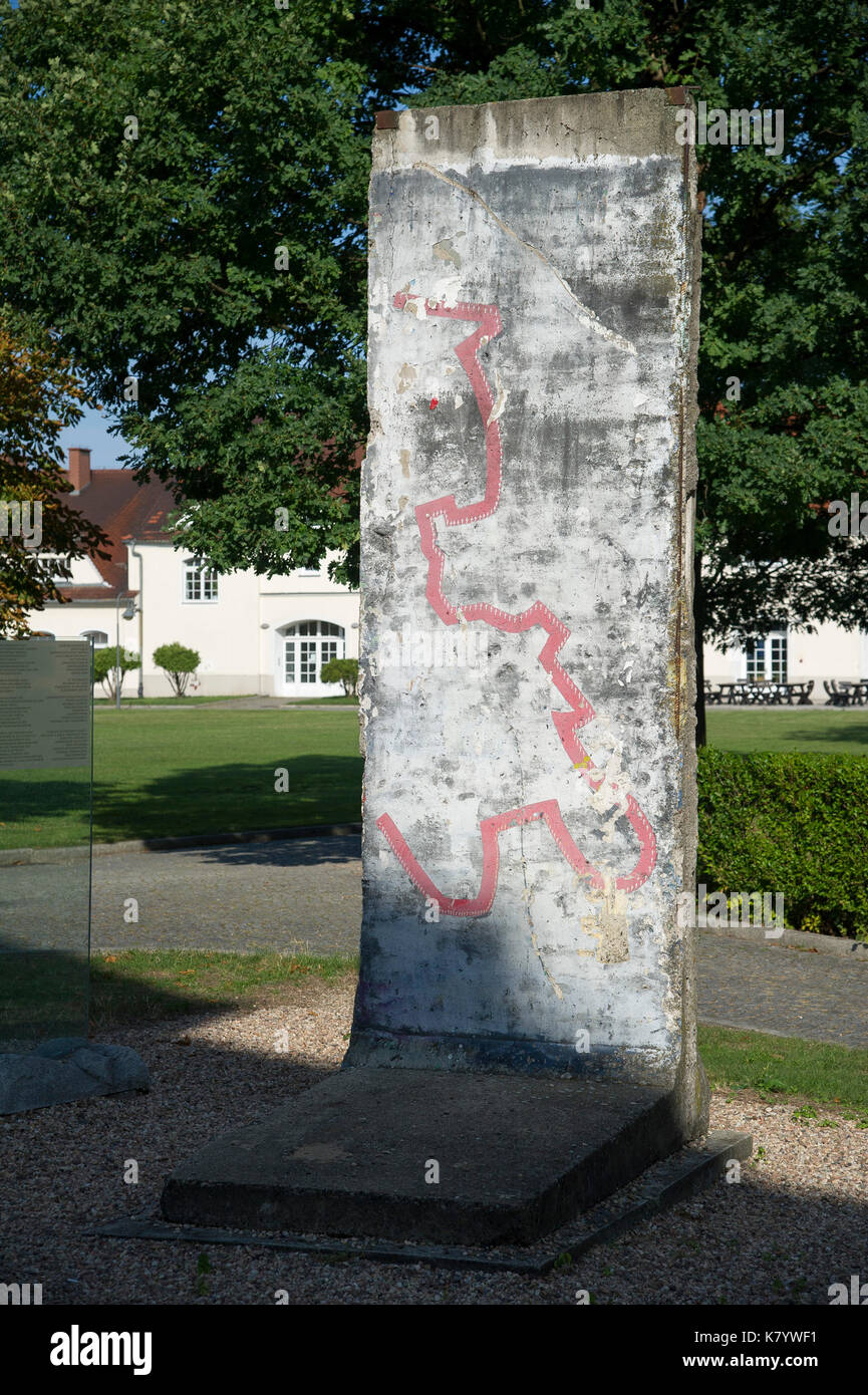 Une partie du mur de Berlin en palais Krzyzowa en Krzyzowa, Pologne. 24 août 2017 © Wojciech Strozyk / Alamy Stock Photo Banque D'Images