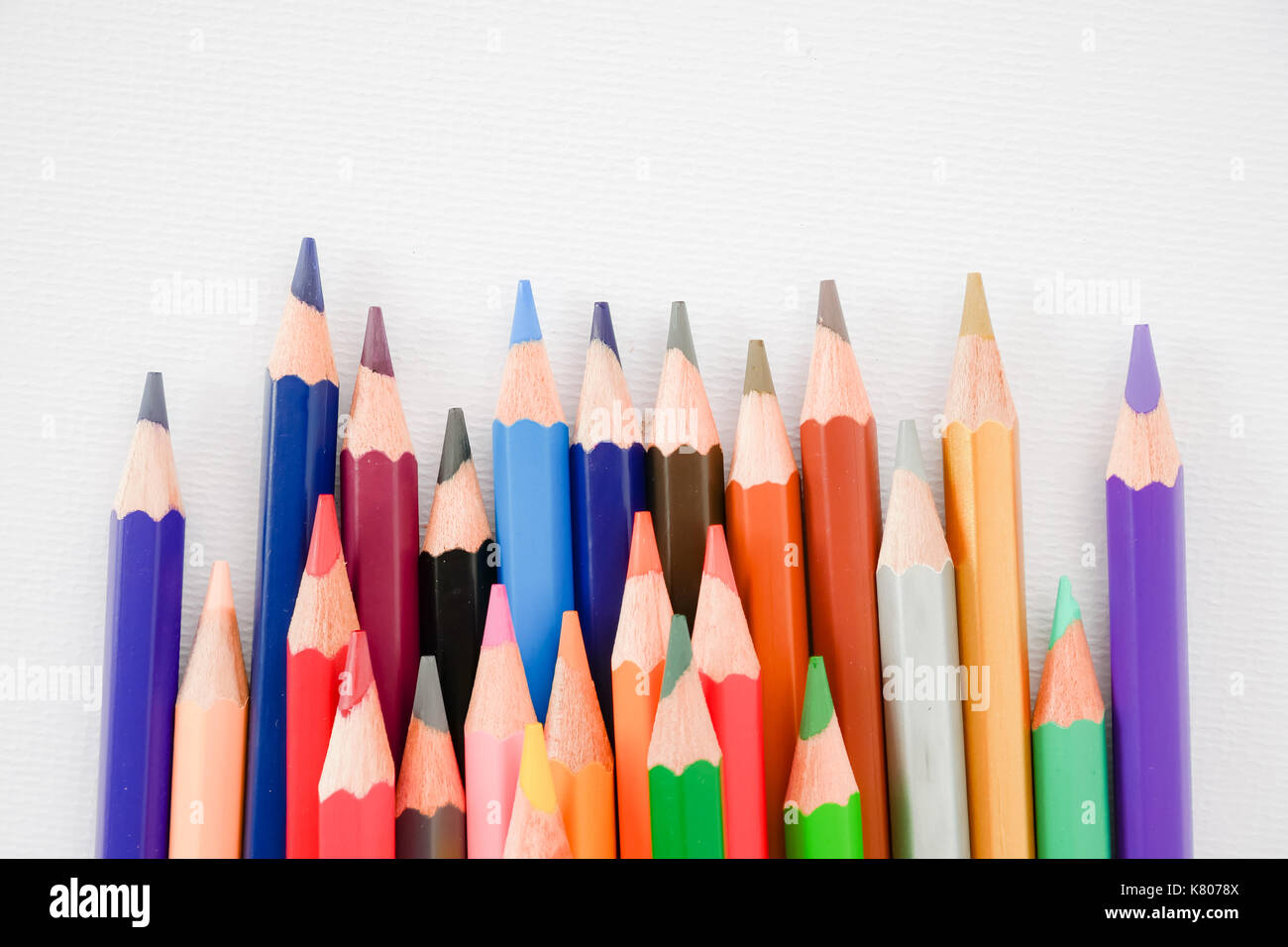 Palette De Crayons De Couleur Fond Blanc Banque d'image et photos Alamy