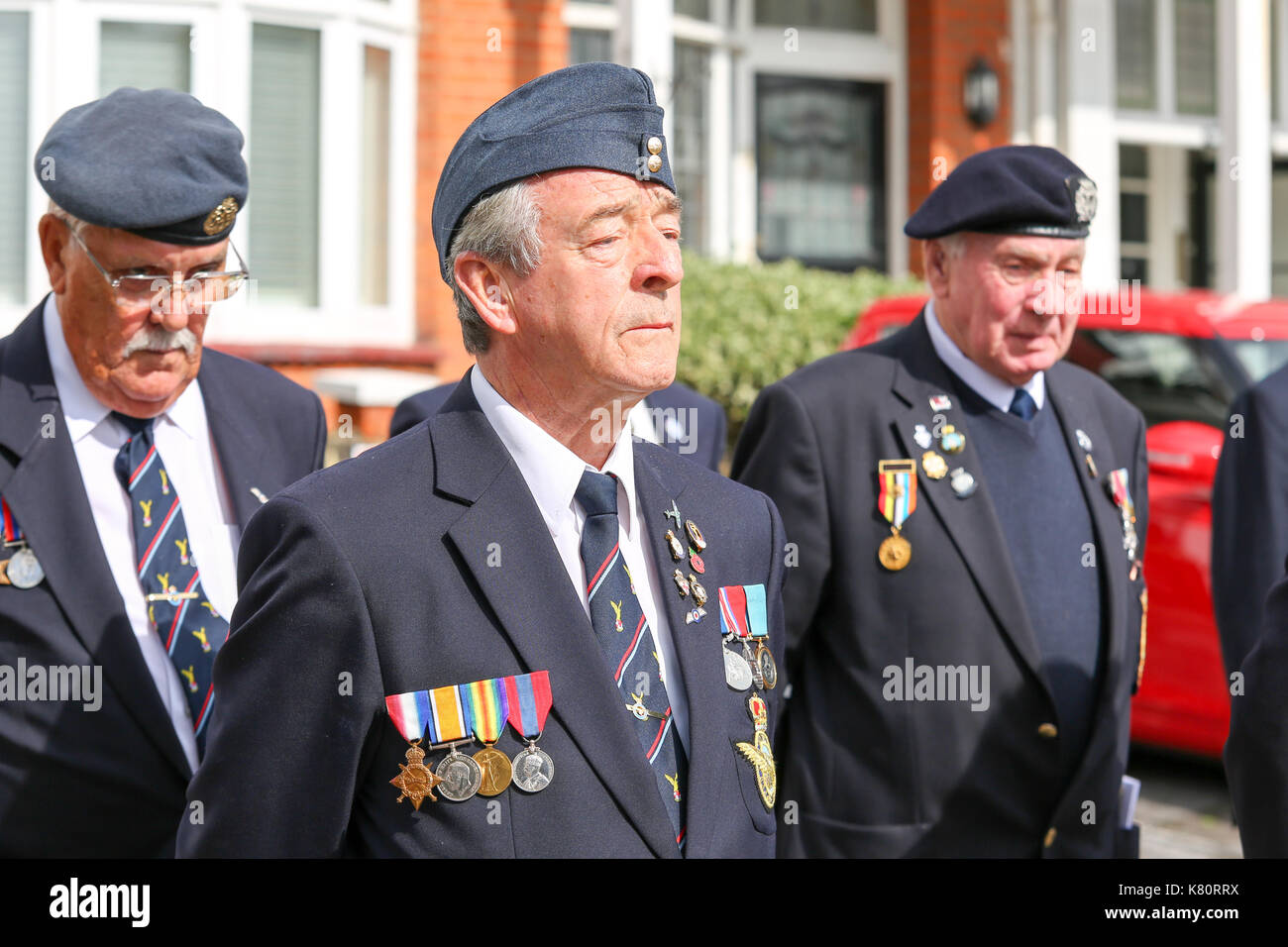 17 septembre 2017. Le député de Southend West David Amess et le maire de Southend, le conseiller Fay Evans, assistent à un défilé de la bataille d’Angleterre après un service à l’église St John’s. Le défilé a ensuite fait son chemin le long de Royal Terrace Mews au Naval & Military Club où le défilé a été rejeté. Penelope Barritt/Alay Live News Banque D'Images