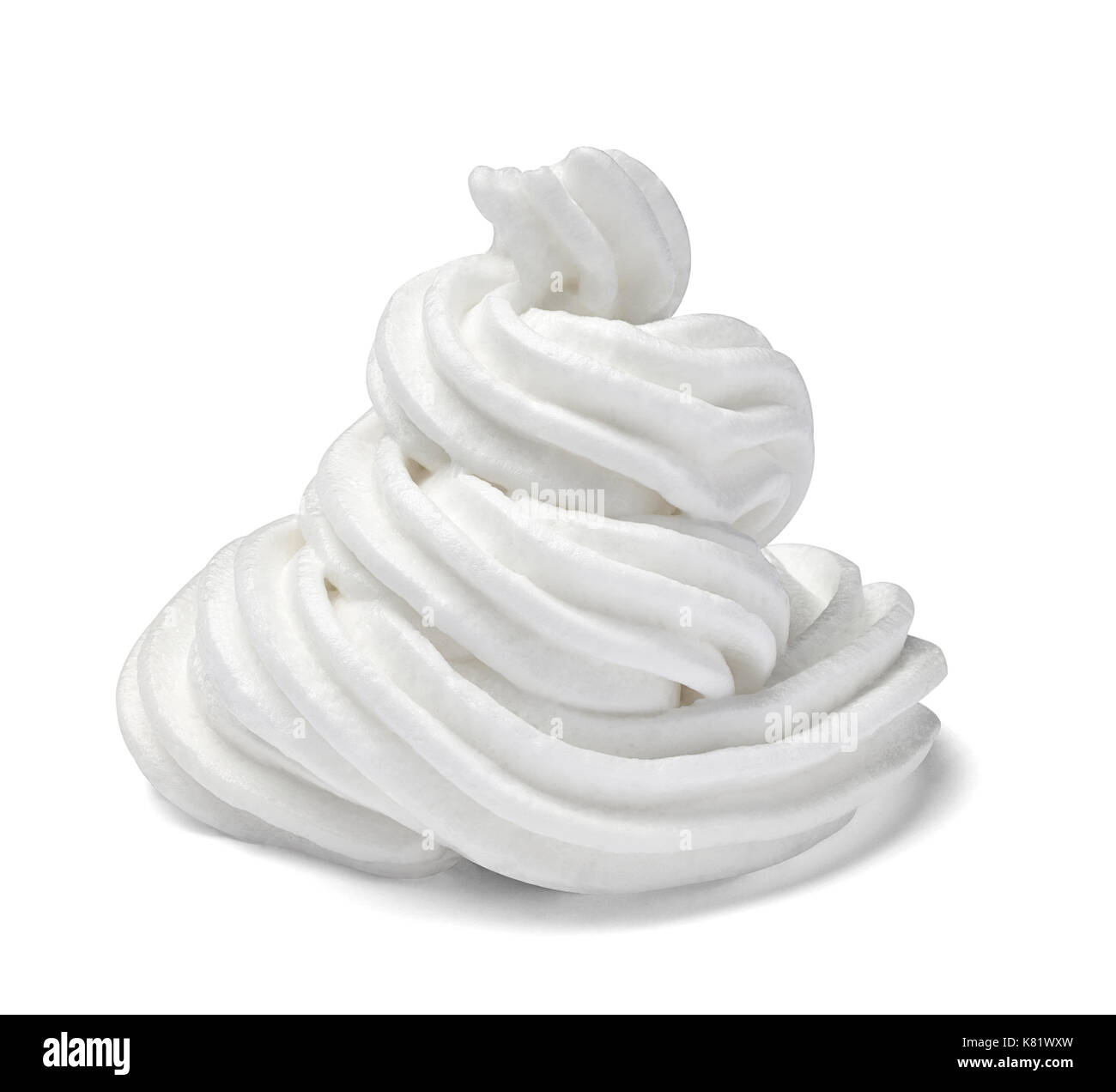 Gros plan d'une crème fouettée isolé sur fond blanc Banque D'Images