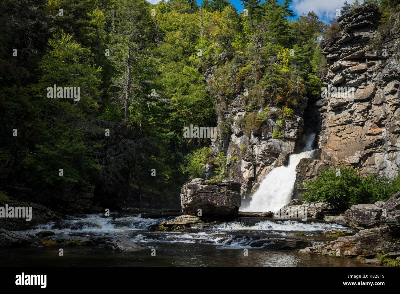 Rocher plat donnent sur piste - Blue Ridge mountain grandfather Mountain State Park - randonnées jusqu'à roche plate pour une vue incroyable sur les montagnes nc Banque D'Images