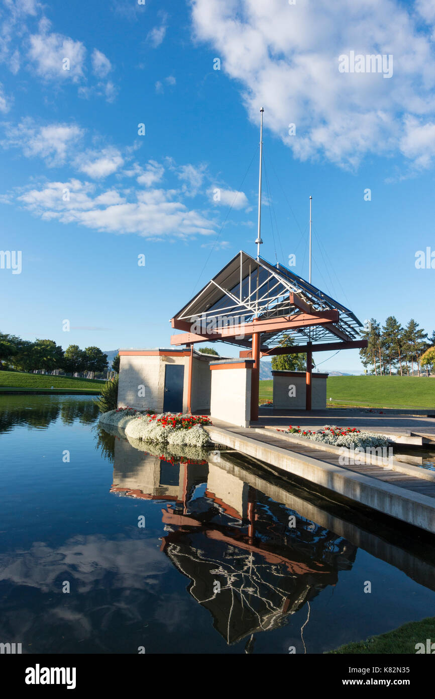 L'île au stade parc au bord de l'eau à Kelowna en Colombie-Britannique, est le théâtre de nombreux concerts et autres événements spéciaux tout au long de l'été. Banque D'Images
