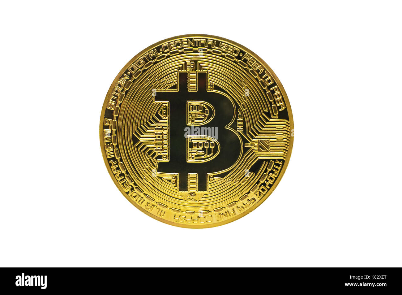 Bitcoin or isolé sur fond blanc. symbole pièce de métal monnaie crypto close-up Banque D'Images