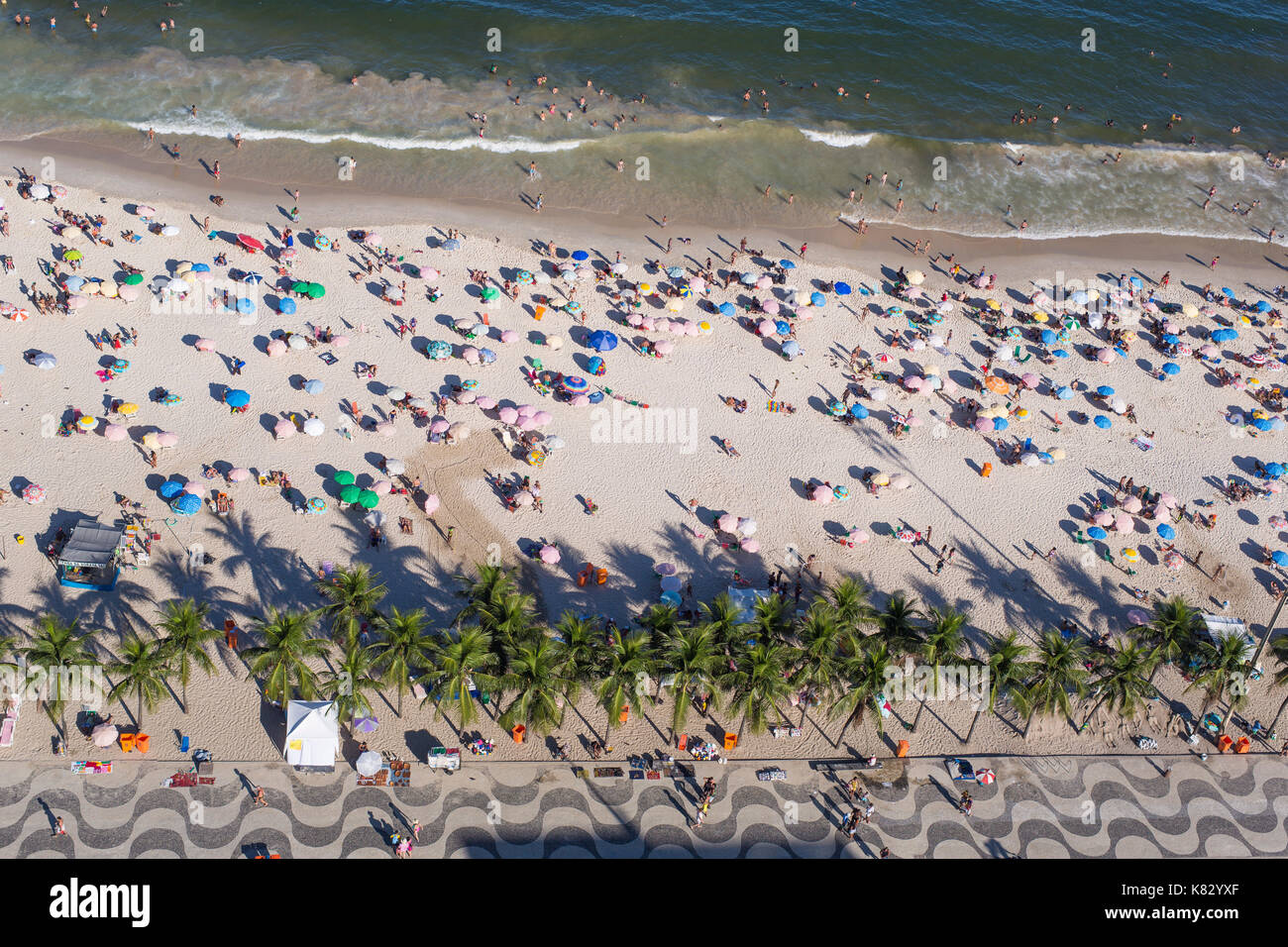 La plage de Copacabana, Rio de Janeiro, Brésil, Amérique du Sud Banque D'Images