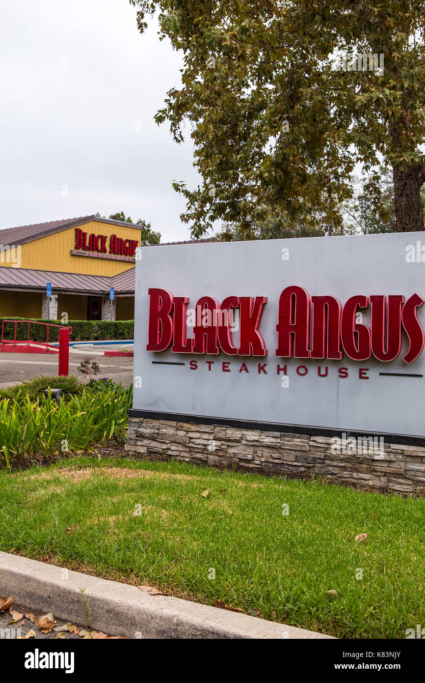 Black Angus Steakhouse restaurant sign et d'extérieur de bâtiment Banque D'Images