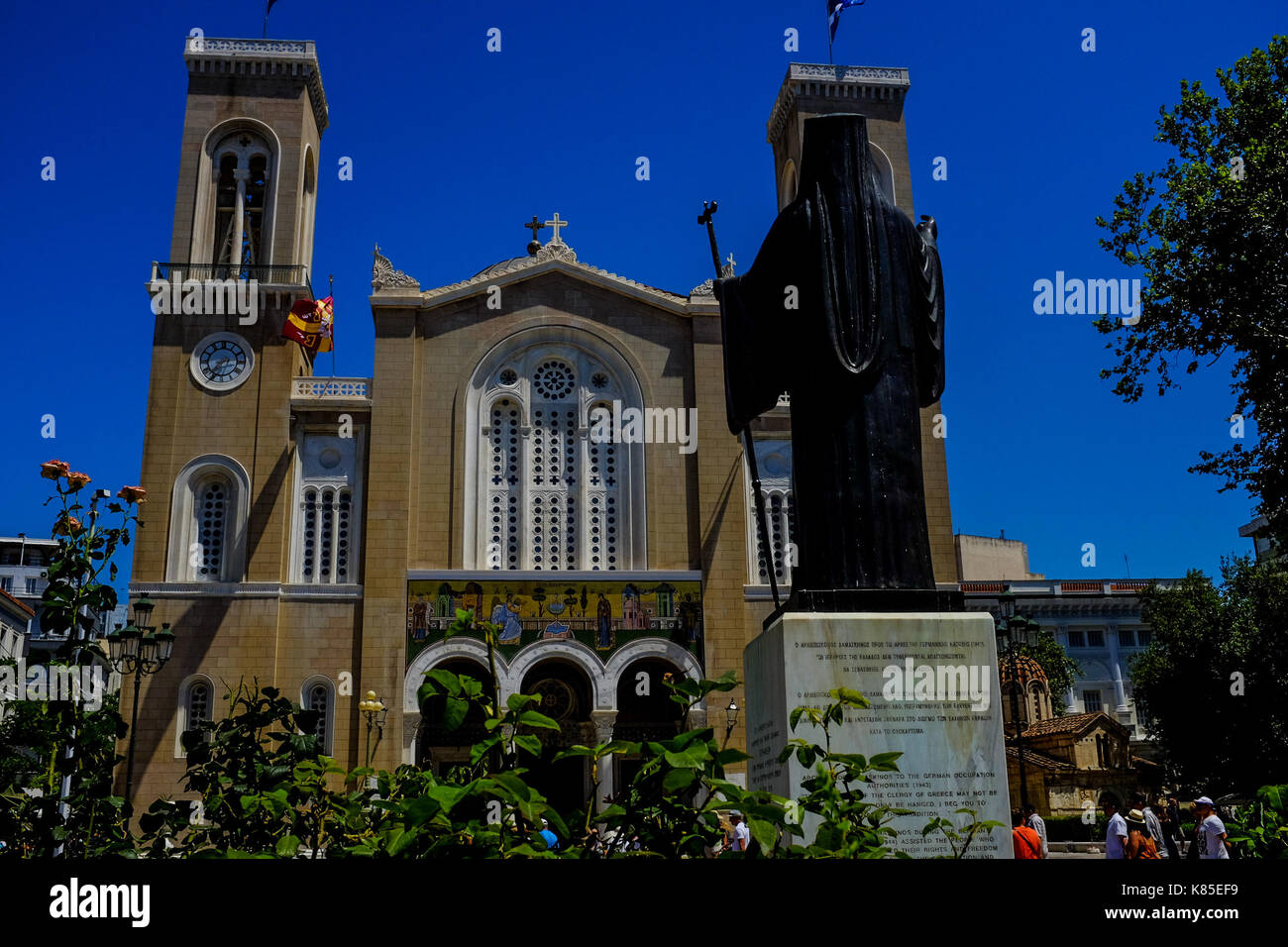 Vue de l'architecture et de la rue général de personnes à Athènes, Grèce photographié en 2017. Banque D'Images
