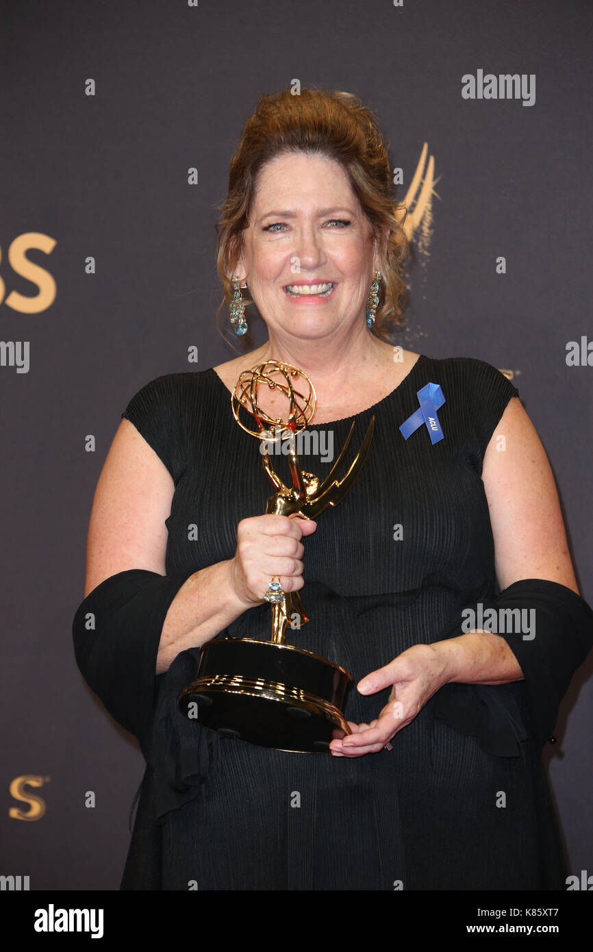 Los Angeles, États-Unis. 17 septembre 2017. Ann Dowd Au 69ème Emmy Awards - Salle De Presse Au Microsoft Theatre En Californie, Le 17 Septembre 2017. Crédit: MediaPunch inc/Alay Live News Banque D'Images