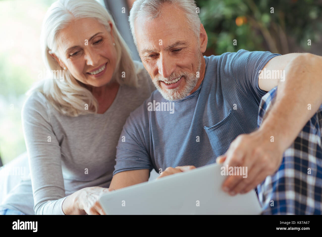 Cheerful couple de nice Banque D'Images