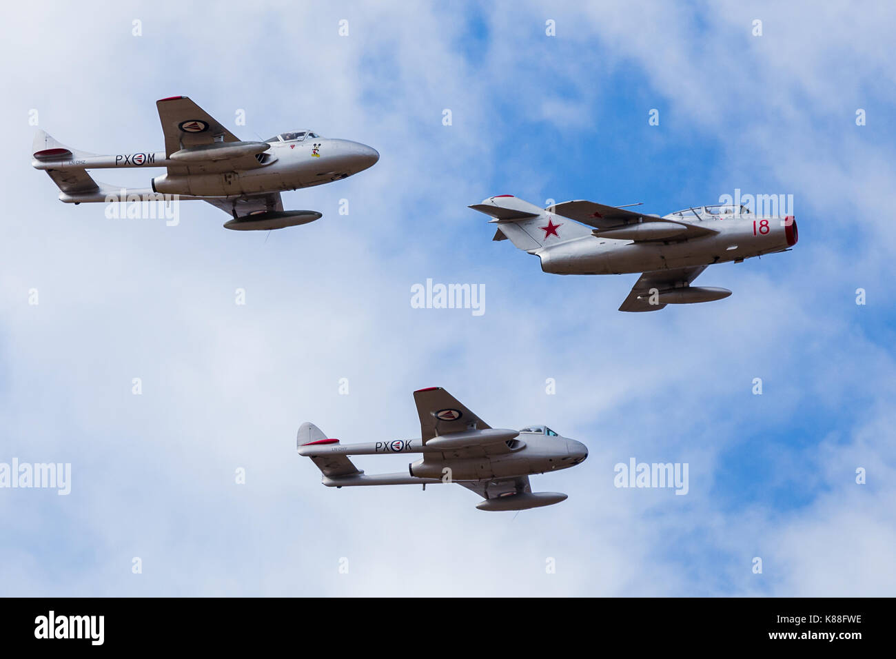 Paire de Havilland Vampire rejoint par le Mig-15 fagot dans un défilé aérien unique au salon aéronautique southport 2017. Les trois cellules sont détenus et exploités par des Banque D'Images