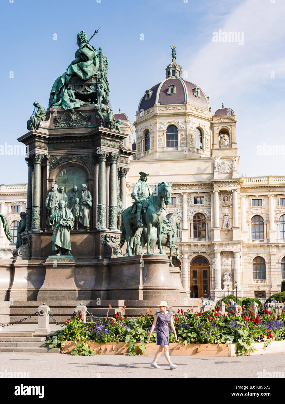 Vienne, Autriche - août 28 : les touristes du maria theresia monument et musée d'histoire de l'art à la maria-theresien-Platz, à Vienne, Autriche Banque D'Images